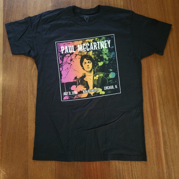 NWOT Paul McCartney Lollapalooza 2015 Chicago Concert T-Shirt Adult Size Large - Picture 1 of 4